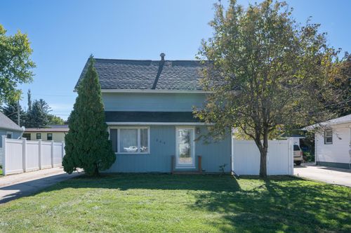 306 1st St E, Stewartville, MN, 55976-1225 | Card Image