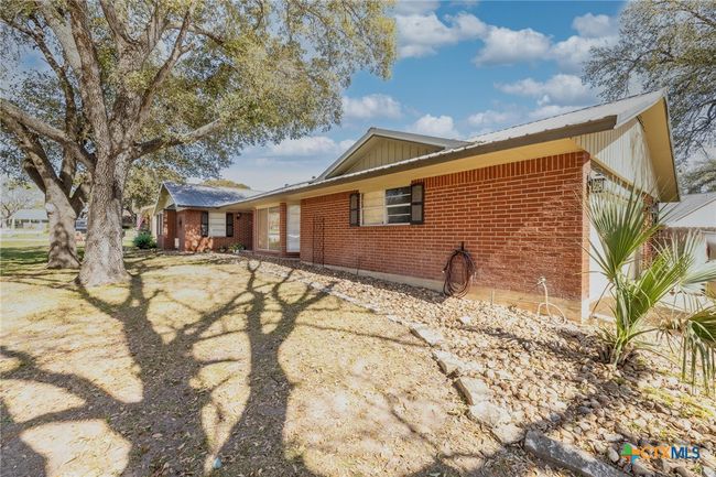 1413 Summit Dr, House other with 3 bedrooms, 3 bathrooms and null parking in Gonzales TX | Image 4