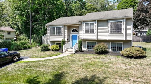 5 Justa St, West Warwick, RI, 02893-4248 | Card Image