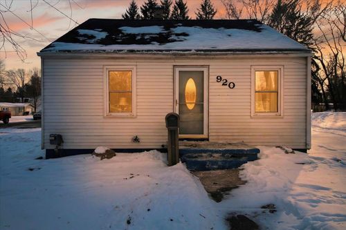 920 Ely St, Alma, MI, 48801-2557 | Card Image