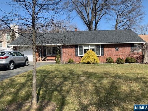 179 Clayton Ter, Paramus, NJ, 07652-4501 | Card Image