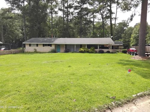 807 Line Dr, Forest, MS, 39074-3539 | Card Image