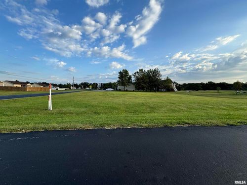 000 Indian Trail Dr, Pinckneyville, IL, 62274 | Card Image