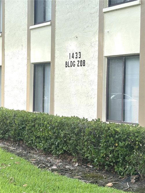 g2-1433 Pine Glen Pl, Tarpon Springs, FL, 34688-6473 | Card Image