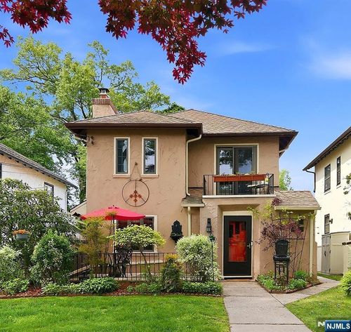 31 Martin Terrace, Hackensack, NJ, 07601 | Card Image