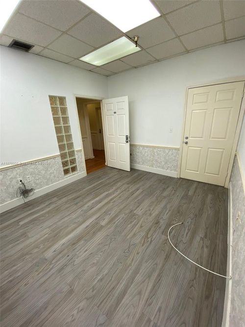 5245 Nw 36th St, Miami Springs, FL, 33166-5958 | Card Image