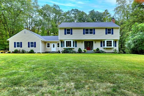 28 Seymour Rd, Woodbridge, CT, 06525-1232 | Card Image
