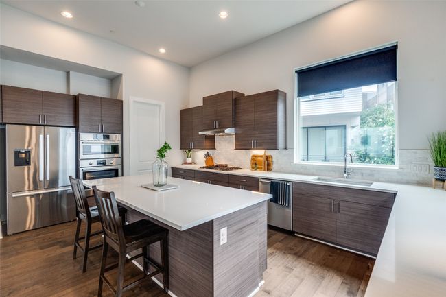 APT-501 - 381 E Greenbriar Ln, Townhouse with 3 bedrooms, 4 bathrooms and null parking in Dallas TX | Image 17