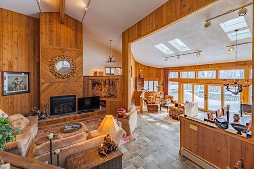 20 Blackberry Lane, Peru, VT, 05152 | Card Image