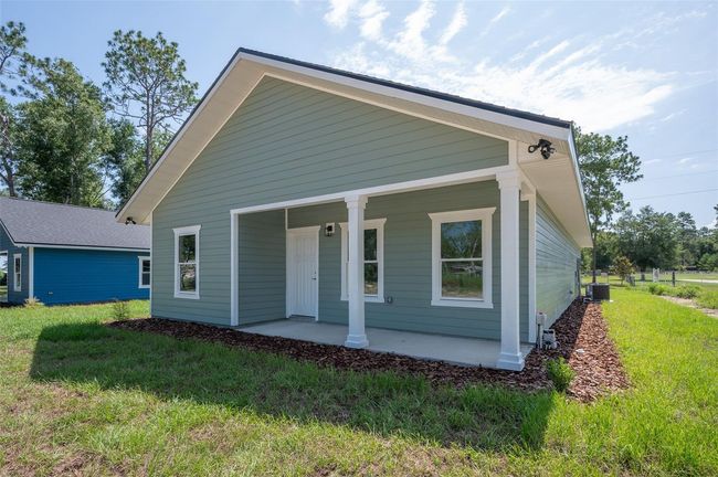 5670 Ne 140 Th Ct, House other with 3 bedrooms, 2 bathrooms and null parking in WILLISTON FL | Image 4