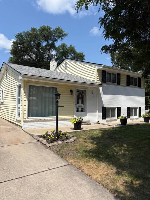 511 Kinross Ave, Clawson, MI, 48017-1492 | Card Image