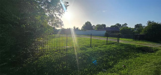 View of yard | Image 5