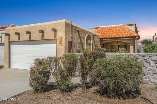 2098 Pine Needle Way, Las Cruces, NM, 88012-6033 | Card Image