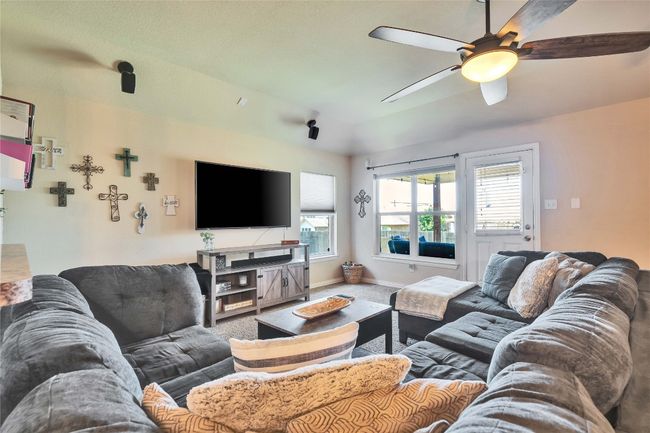 228 Lavender Ln, House other with 3 bedrooms, 2 bathrooms and 2 parking in Buda TX | Image 10