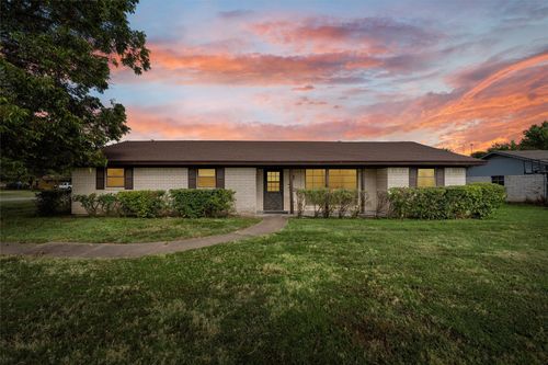 300 Ivy Ln, Hewitt, TX, 76643-3433 | Card Image