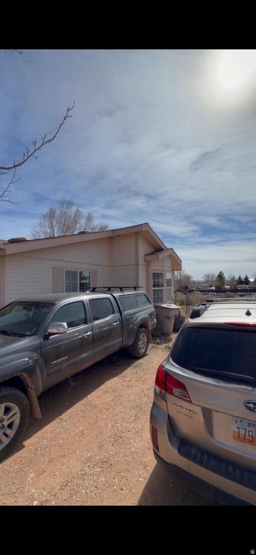 445 W Vance Dr, Kanab, UT, 84741-6284 | Card Image