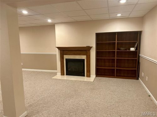 170 Falcon Dr, Highland, IL, 62249-3063 | Card Image
