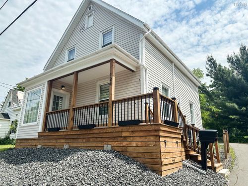 124 Mackay St, New Glasgow, NS, B2H3H7 | Card Image
