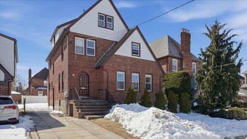 56 Northumberland Gate, Lynbrook, NY, 11563-3107 | Card Image