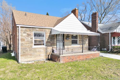 19544 Strasburg St, Detroit, MI, 48205-1632 | Card Image