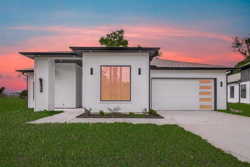 1902 Bell St, Dayton, TX, 77535-1612 | Card Image