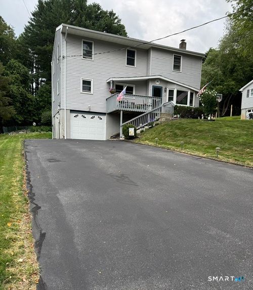 85 Driscoll Dr, Uncasville, CT, 06382-1822 | Card Image