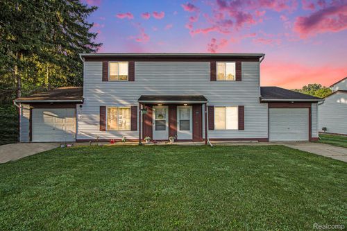505 Garden Ln, Fowlerville, MI, 48836-9015 | Card Image