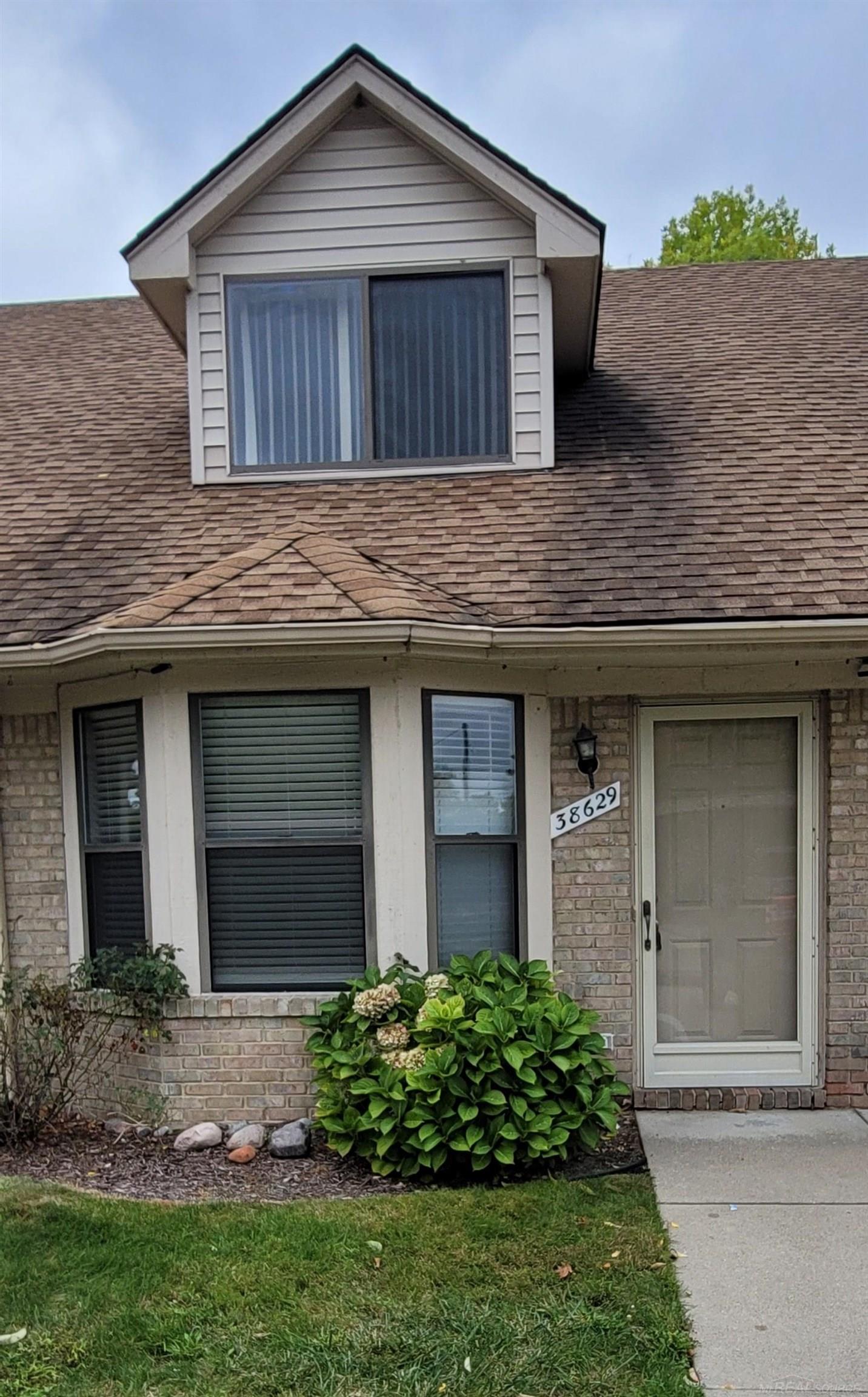Wellington Dr, Clinton Township, MI 48036
