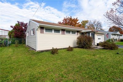 122 Saslon Park Dr, House other with 3 bedrooms, 1 bathrooms and null parking in Salina NY | Image 3