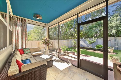 7071 Silverleaf Oak St, Conroe, TX, 77304-3271 | Card Image