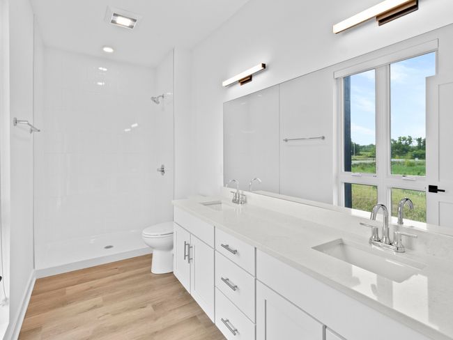 Primary Bedroom Bathroom | Image 15
