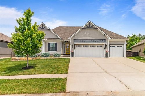 2708 Se 8th Ter, Blue Springs, MO, 64014-2128 | Card Image