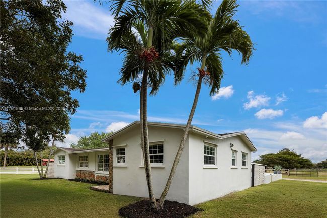 1970 Sw 115 Th Ave, House other with 4 bedrooms, 3 bathrooms and null parking in Davie FL | Image 10