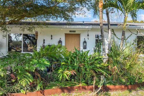 1092 Madison Ave, Stuart, FL, 34996-5831 | Card Image