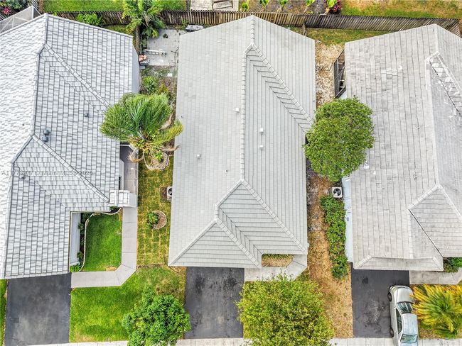 2719 Arrowwood Ct, House other with 3 bedrooms, 2 bathrooms and null parking in Davie FL | Image 4