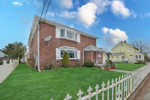 14112 250th Street, New York, NY, 11422 | Card Image