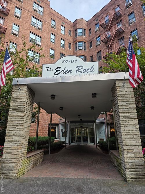 506-84-01 Main St, Briarwood, NY, 11435 | Card Image