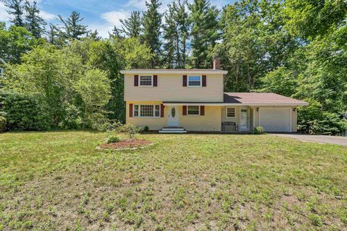 3 Stoneybrook Rd, Nashua, NH, 03063-2121 | Card Image