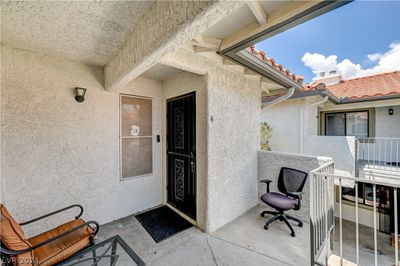 4 - 6735 W Charleston Boulevard, Condo with 2 bedrooms, 1 bathrooms and null parking in Las Vegas NV | Image 2