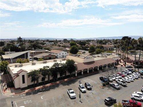345 Town Ctr W, Santa Maria, CA, 93458-5076 | Card Image
