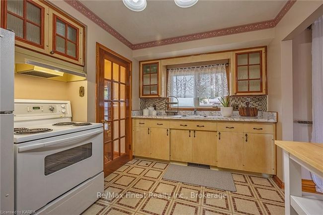 11 Gretna Green, House other with 3 bedrooms, 2 bathrooms and 12 parking in Kingston ON | Image 9