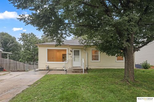 7515 Joseph Ave, La Vista, NE, 68128-2618 | Card Image