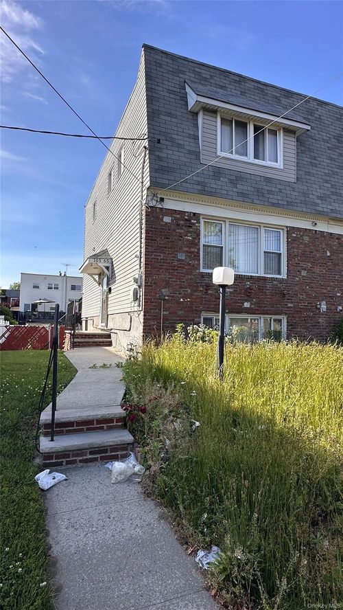 10565 Avenue L, Brooklyn, NY, 11236-4631 | Card Image