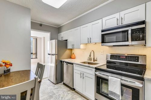910-1808 Old Meadow Rd, MCLEAN, VA, 22102-1831 | Card Image