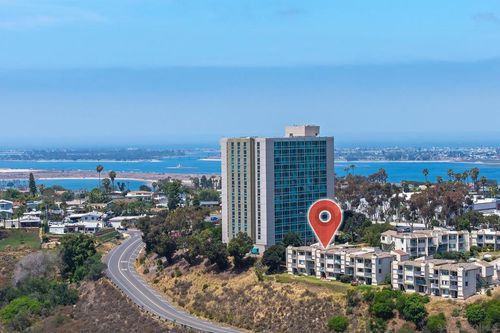 f-2909 Cowley Way, San Diego, CA, 92117-6816 | Card Image