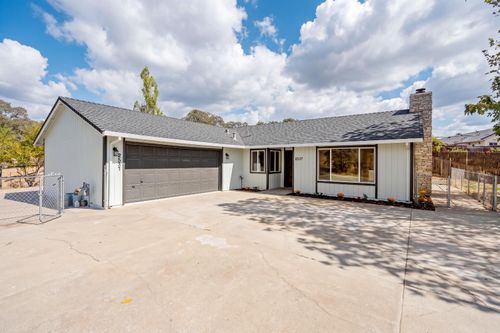 2537 Holmquist Ln, Valley Springs, CA, 95252-9526 | Card Image