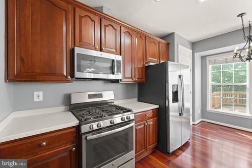 21124 Angela Sq, STERLING, VA, 20166-2423 | Card Image
