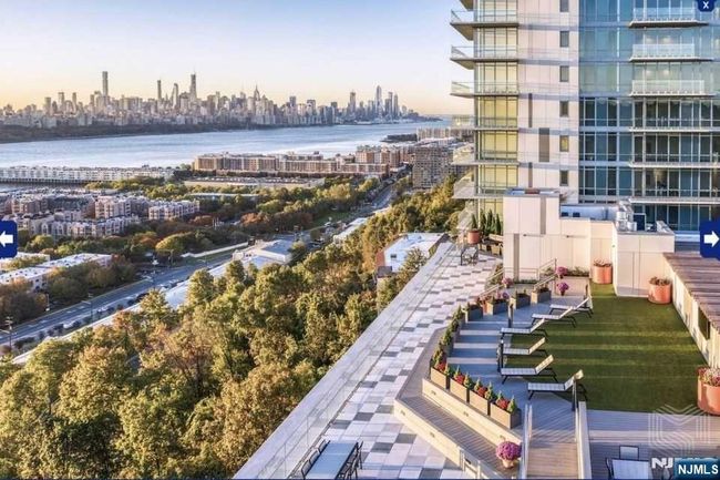 320 Adolphus Ave, Condo with 3 bedrooms, 4 bathrooms and null parking in Cliffside Park NJ | Image 30