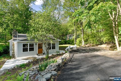 39 Old Rd, Ringwood, NJ, 07456-2314 | Card Image