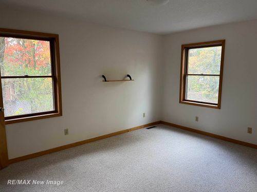 4600 Oakridge Dr, Midland, MI, 48640-1914 | Card Image